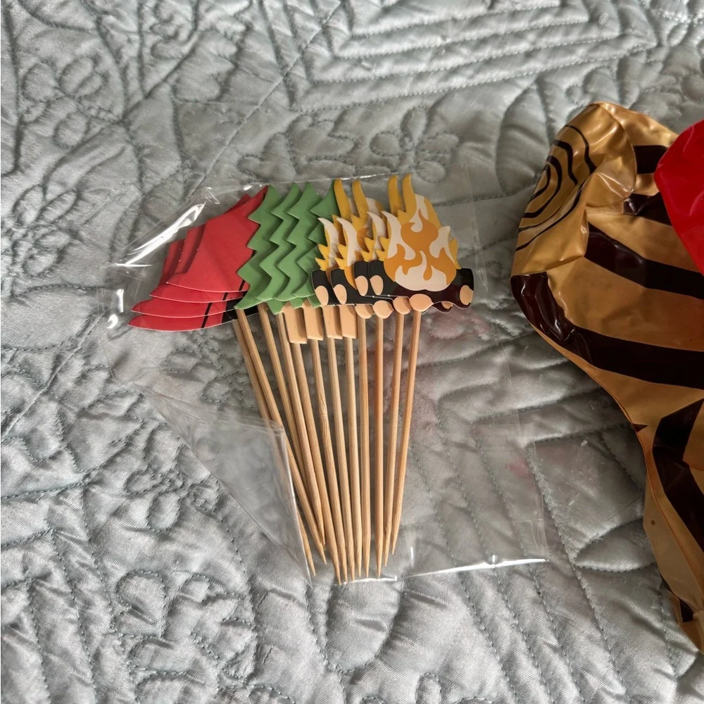 PARTY DECOR | camp fire decorations